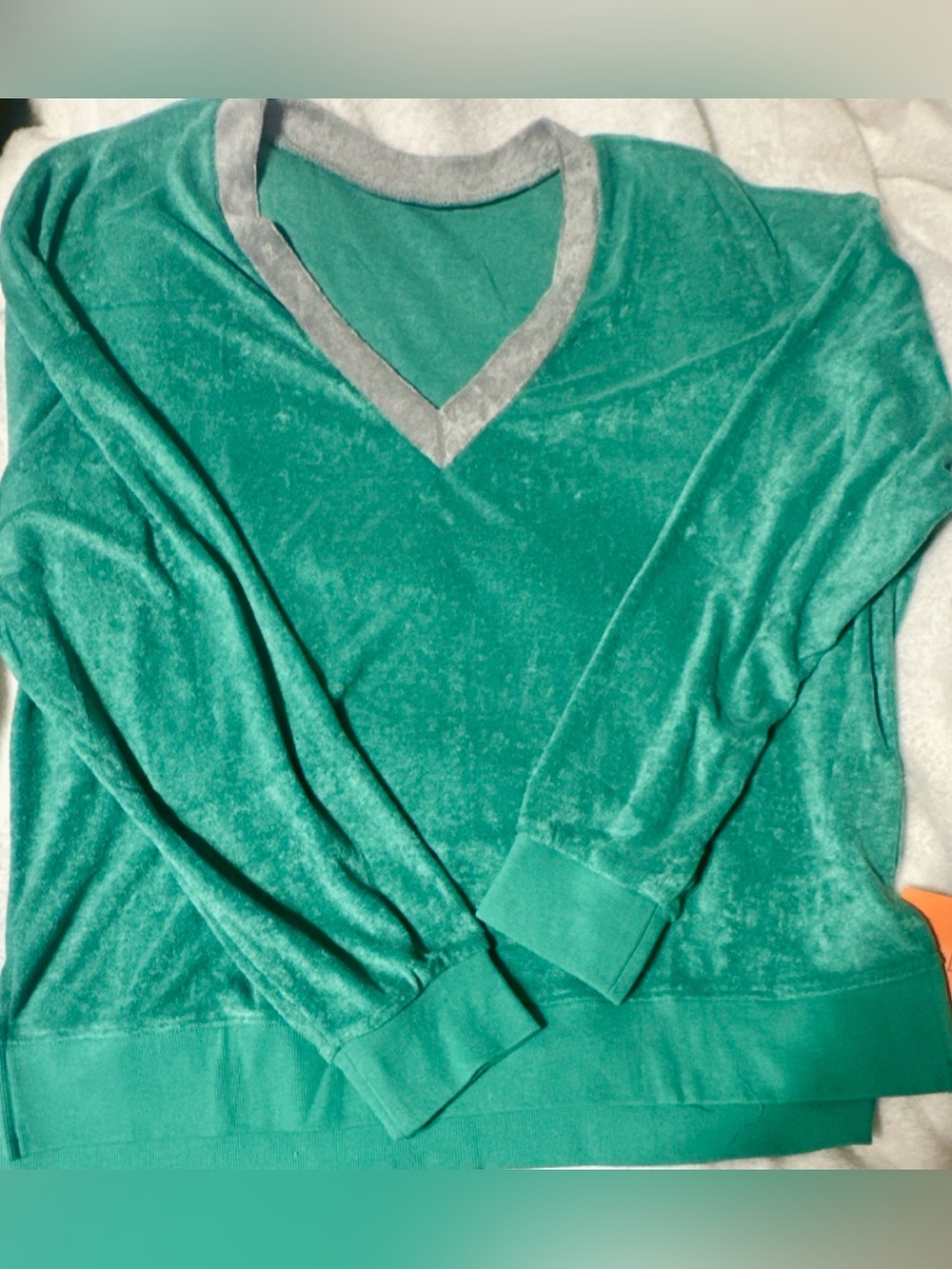 TANKANEO Green Velour 2 Piece Shorts Set, XL, Contrast Trim, Top & Shorts - Picture 3 of 5